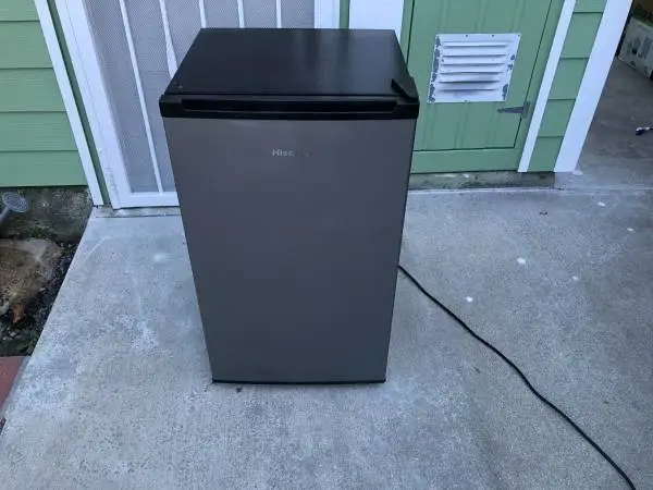 Mini refrigerator 2.5 cubic Hisense stainless steel hardly used excell