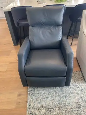 Comfortable Rocker, Swivel, Recliner (Manual)