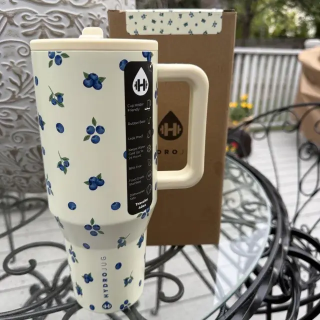 Hydro Flask White and Cream Dinnerware