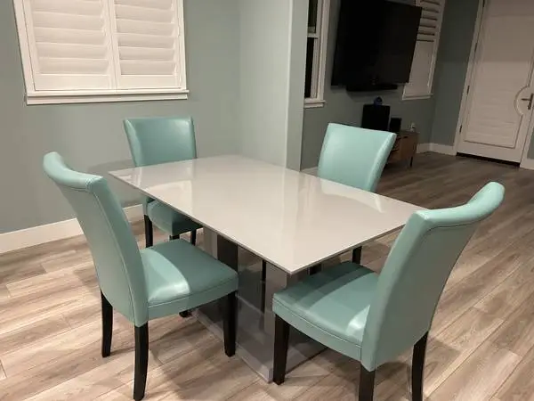 Dining Table + 4 Chairs