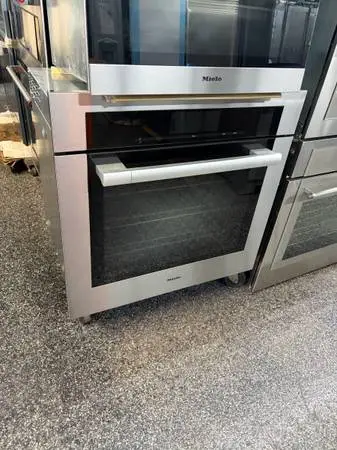Stainless Steel ContourLine M-Touch Series Oven