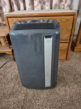12,500 Btu DeLonghi Polrtable Air Conditioner