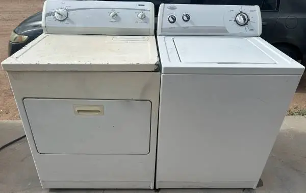 4.5cu Whirpool Co. Heavy Duty Washer Kenmore Dryer Set