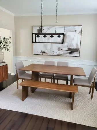 DINNING TABLE AND 4 CHAIRS AND BENCH  ASHLEY FURNITURE (LIKE NEW)