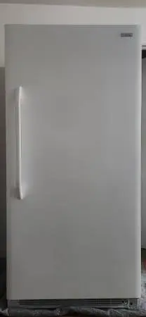 UPRIGHT 21 CFT MANUAL DEFROST STEADY TEMP FREEZER..
