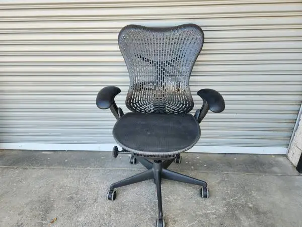 vintage Aeron chair By Herman Miller