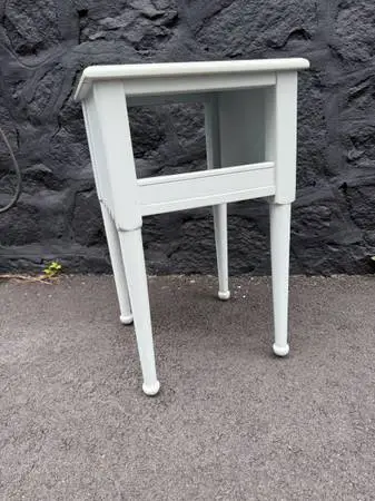 Ethan Allen Farmhouse French Country Coastal Side Accent Table Nightstand Light