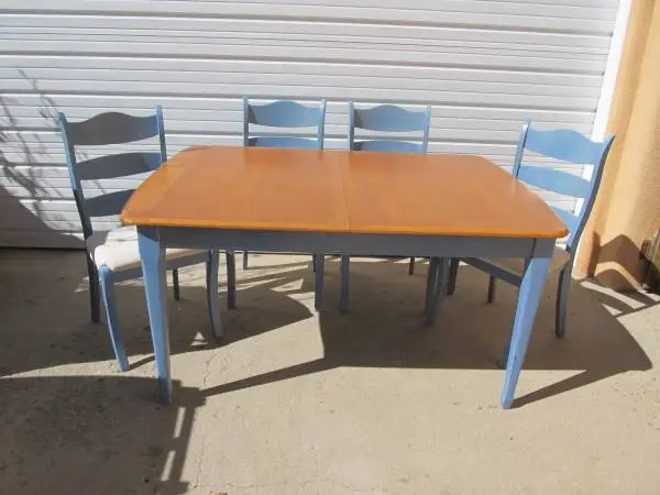 French Farmhouse Hardwood Dining Table w 4 Chairs