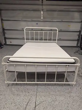 Like New Full Size Bed & Mattress