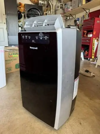 Quiet and potent portable Air Conditioner (AC) 12,000 BTU.