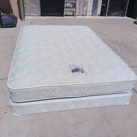 Queen mattress and box spring