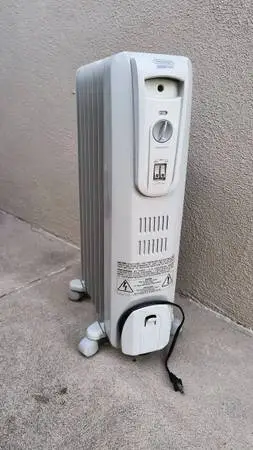 DeLonghi 1500W Electric Oil Filled Radiator Space Heater - Grey