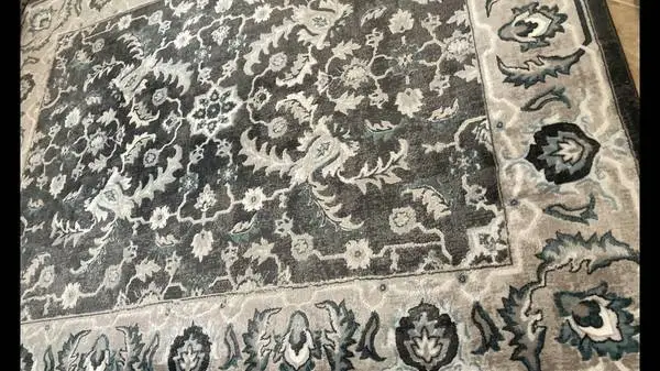8 x 10 gray RUG