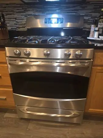 GE Gas Stove/Range