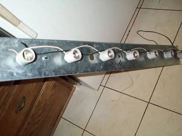 LIGHT FIXTURE for Bathroom Medicine Cabinet Workshop Lights Lamp Bulb
