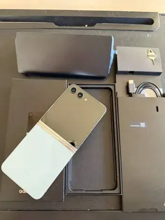 Galaxy Z Flip 5 512GB Unlocked