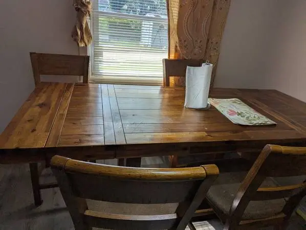 dining room table with 4 chairs