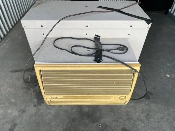 Hampton Bay HB30 A/C Unit 113 HP 120V 60HZ LSRD 6.7 AMPS