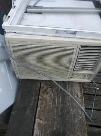 gold star air conditioner 20 deep by 19 wide 14 high 7000 btu