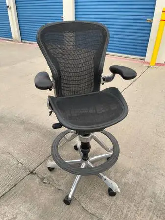 I can fix or purchase your broken Aeron Chair