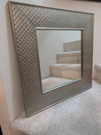 NEW DELHI HANDCRAFTED MIRROR/ thru Pier 1 Imports 30 x 30