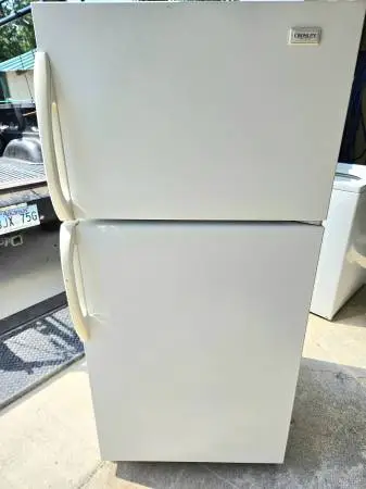 Crosley fridge freezer on top READ AD FCFS NO HOLDS UNLESS ON YOUR
