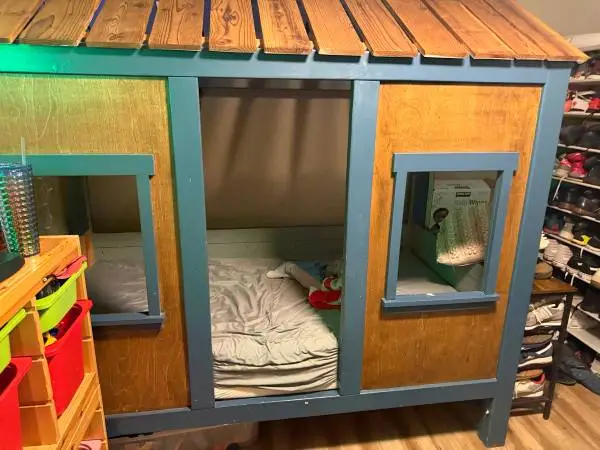 House/ fort bed