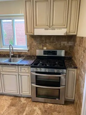 Complete Kitchen Cabinets Good Condition