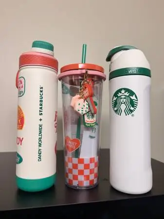 New Starbucks cup set