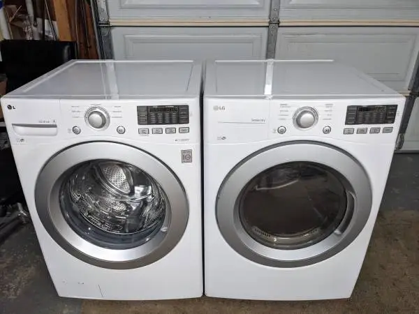 Nice LG HE Washer GAS Dryer set. Could DELIVER