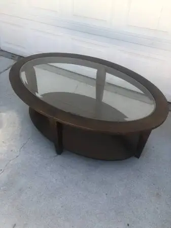 Coffee table with removable glass top