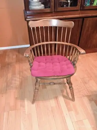 4 shaker style chairs