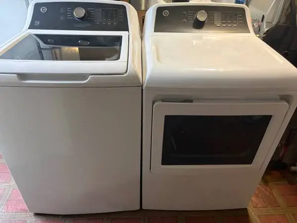 New ge extra large capacity 4.5 washer and matching 7.3 elect dryer