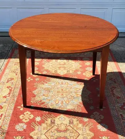 Ethan Allen Drop Leaf Dining Room Table.