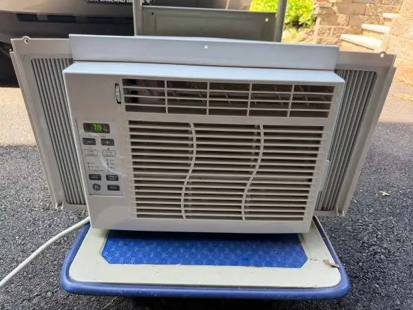 GE 6,050 BTU Window AC