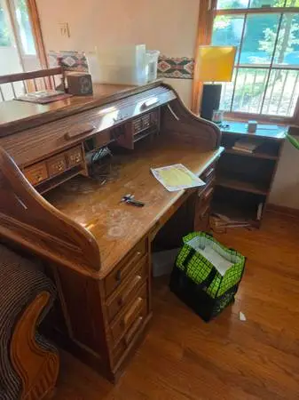 BEAUTIFULL SOLID OAK 60 ROLL TOP DESK