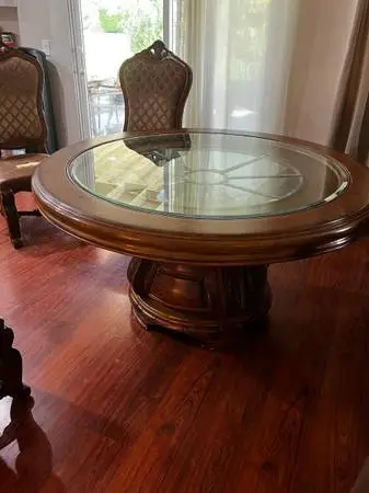 Michael Amini round dining table 62’’
