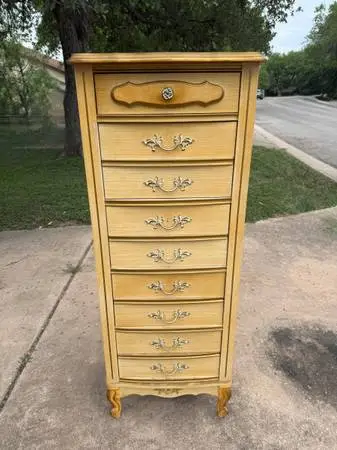VINTAGE FRENCH PROVINCIAL DRESSER