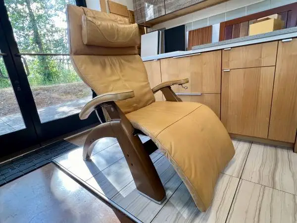 Zero Gravity Perfect Chair by Human Touch. MSRP $3,700! Excellent!!
