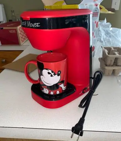 Disney Mickey Mouse 1-Cup Coffee Maker Brewer + 12 oz Mug Filter New