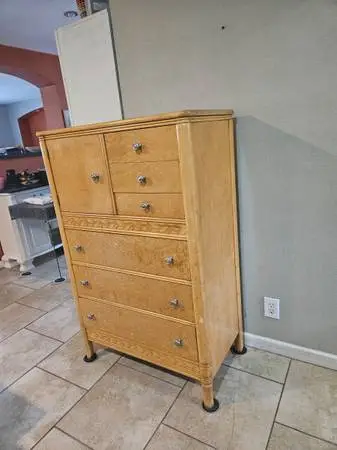 Dresser