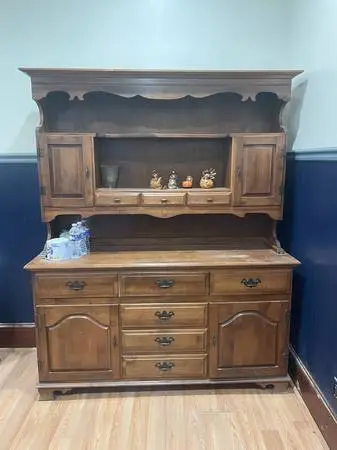 Vintage Hutch in great condition! $50 - OBO