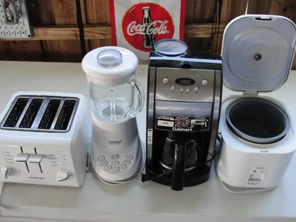4 Small Kitchen Appliances all for 1 PRICE