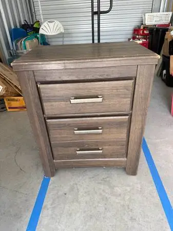 3 Drawer Nightstand / Bedside Table