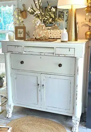 Antique White Distressed Cupboard/Sideboard/Buffet
