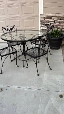Vintage Woodard Wrought Iron Patio Table & 4 Chairs