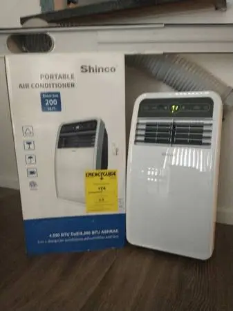 8000 BTU Room Air Conditioner With Window Vent, Used 1 Season