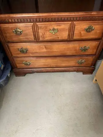 Credenza / Dresser / Sideboard