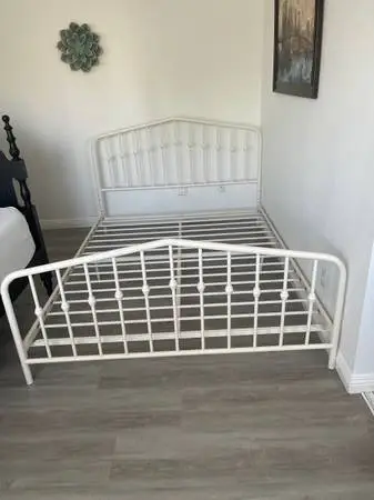 Queen metal bed