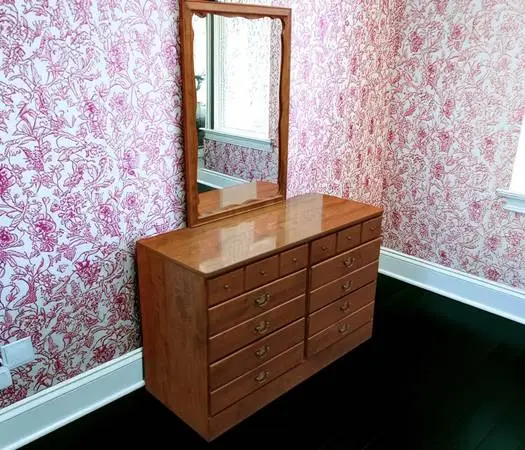 Vintage ETHAN ALLEN Heirloom 6 Drawer Dresser and Mirror
